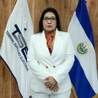 Profile Picture of Dora Esmeralda Martínez (@DoraEsmeralda_) on Twitter