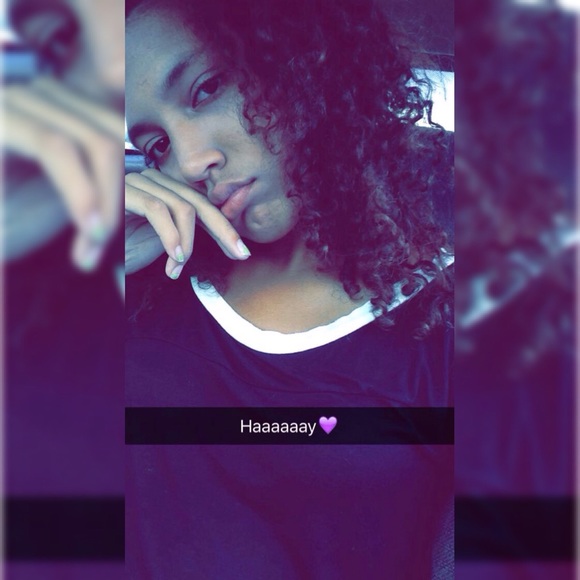 Profile Picture of Aleah Nicole (@aleahnicole32) on Poshmark