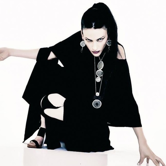 Lilu Triffon - Poshmark Profile Picture of Lilu Triffon (@lilu_t) on Poshmark