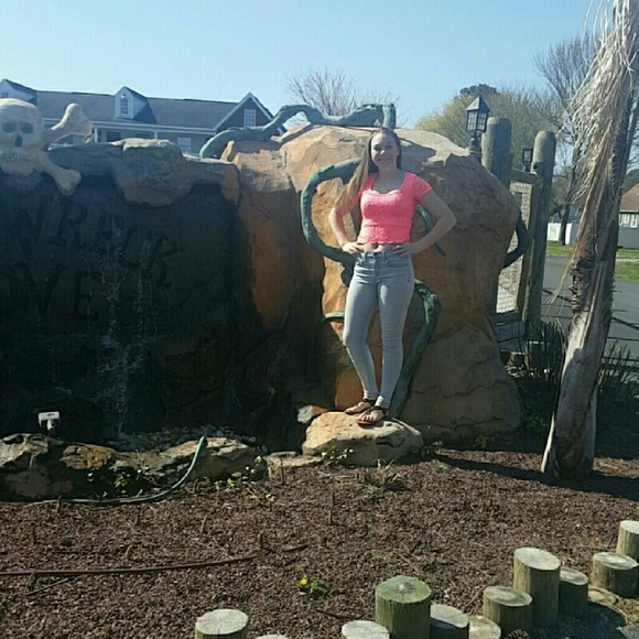 Profile Picture of Andriana Forsythe (@anndii22) on Poshmark