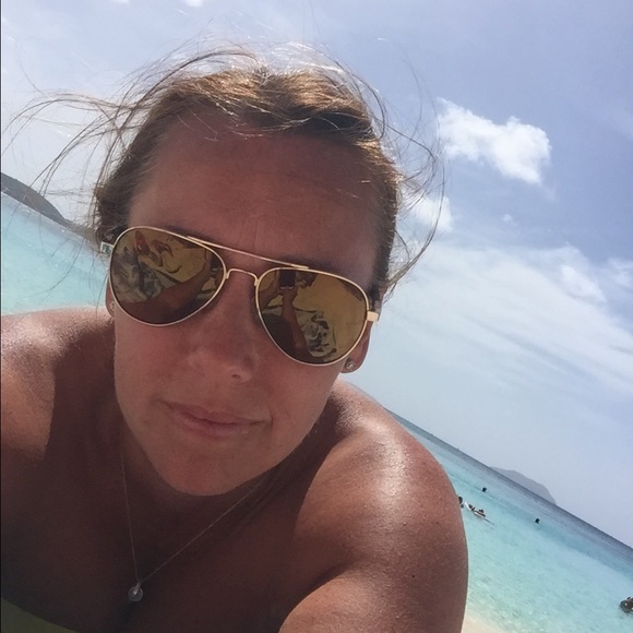 Profile Picture of Natalie Loudan (@cnloudan) on Poshmark