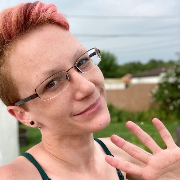 Profile Picture of Megan Enrici (@pixxxiedust820) on Poshmark