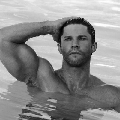 Profile Picture of Stephen Holloway (@Stevestrongbody) on Twitter