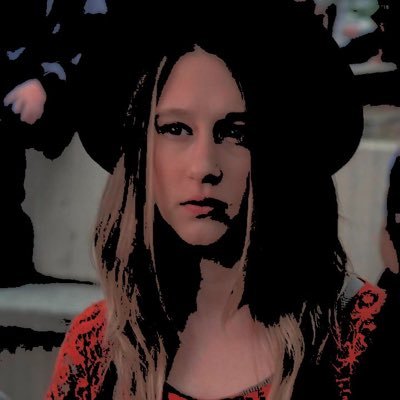 Profile Picture of 𝐕𝐈𝐎𝐋𝐄𝐓 𝐇𝐀𝐑𝐌𝐎𝐍. (@XSUICIDALFLOWER) on Twitter