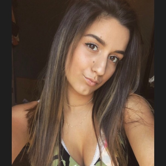 Profile Picture of Jessica Mondia (@jmondia7) on Poshmark