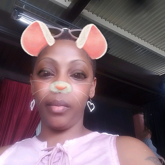 Profile Picture of Areta Turner (@turnerdenise77) on Poshmark