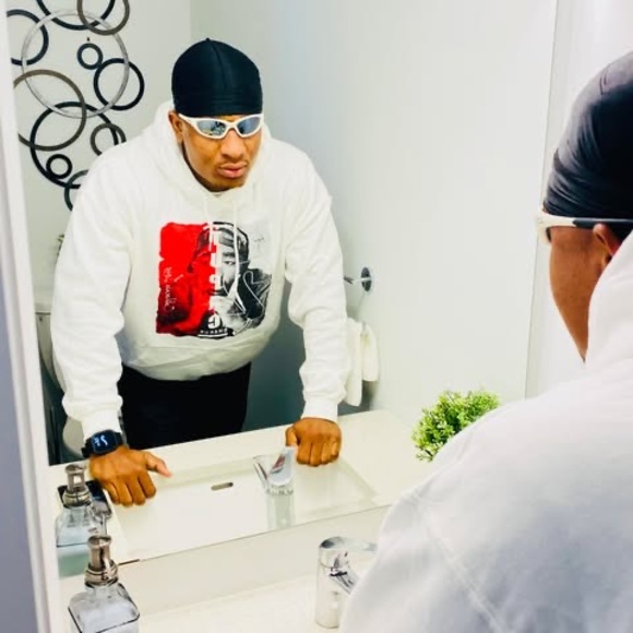 Profile Picture of Loannis Mlk (@johnali01) on Poshmark