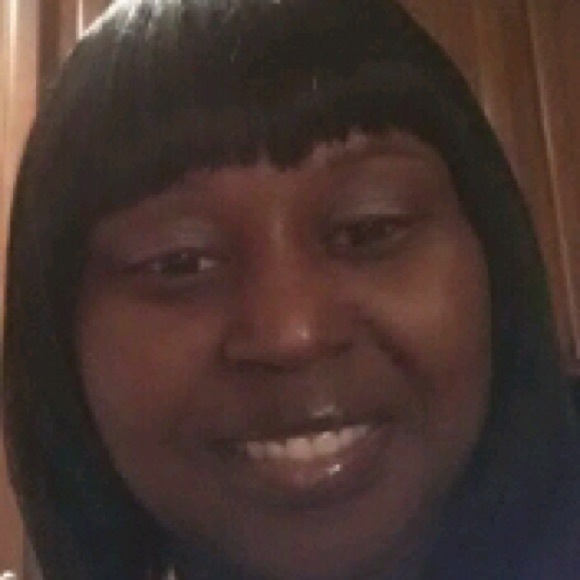 Profile Picture of Tia Lowery (@tialowery30) on Poshmark