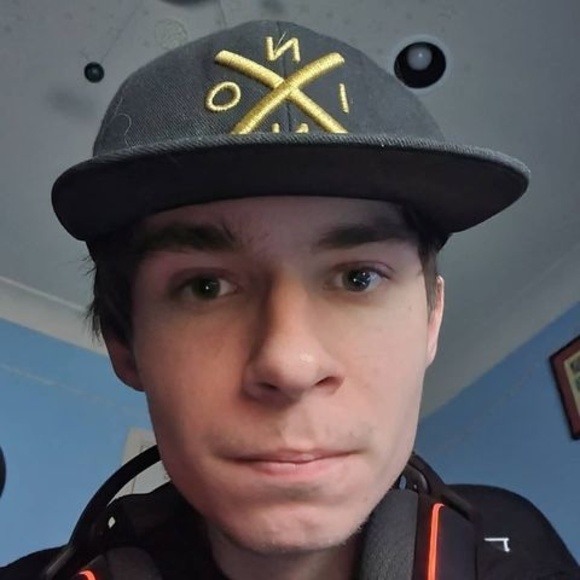 Profile Picture of Brendan Owen (@brendan_owen) on Poshmark