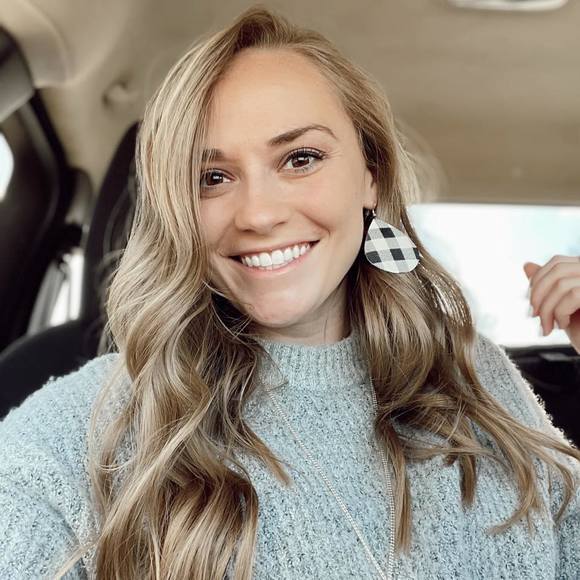 Profile Picture of Callie Degani (@calliedegani) on Poshmark