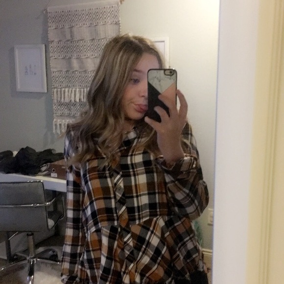 Profile Picture of Chloe Bryant (@chloebryant1123) on Poshmark