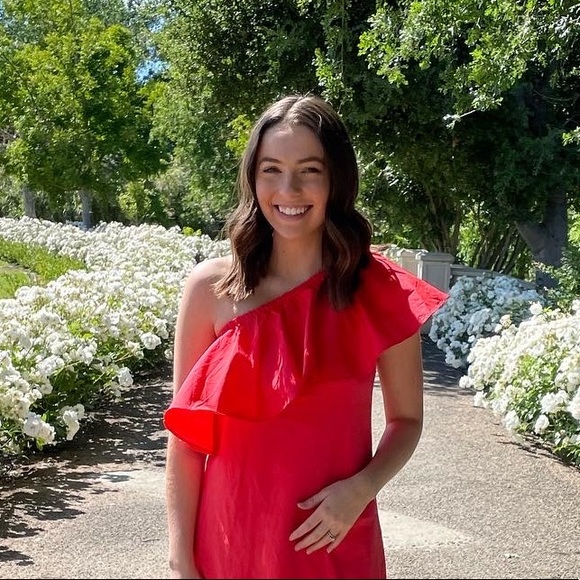 Profile Picture of Jenna Barrett (@jenna3barrett) on Poshmark