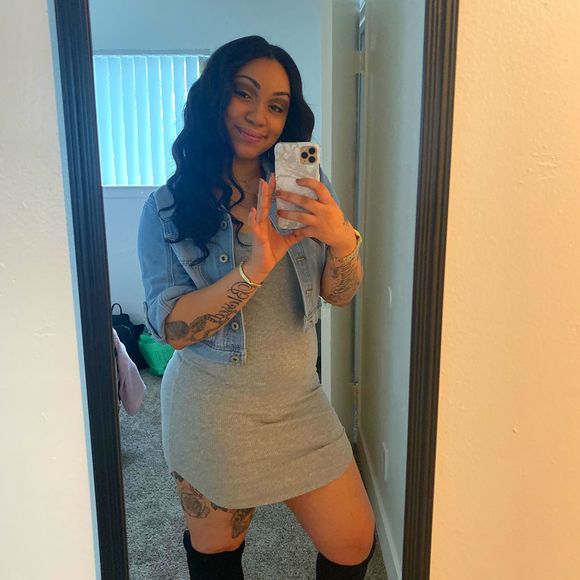 Profile Picture of Kiara Johnson (@kiaralsjohnson) on Poshmark