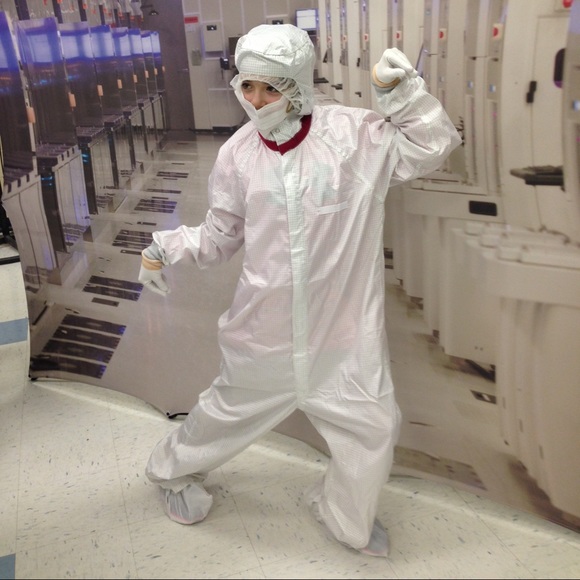 Profile Picture of Nicky Thomas (@thoman22) on Poshmark