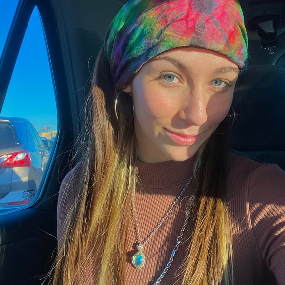 Profile Picture of Katelyn Casebere (@k_casebere) on Poshmark