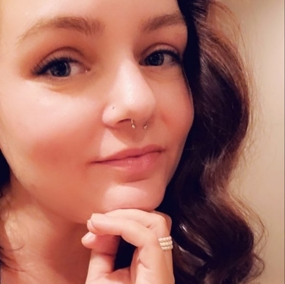 Profile Picture of Kristen Tuttle (@kris091117) on Poshmark