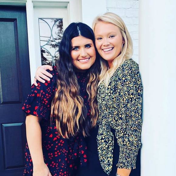 Profile Picture of Lauren Batchelor (@laurenbatch) on Poshmark