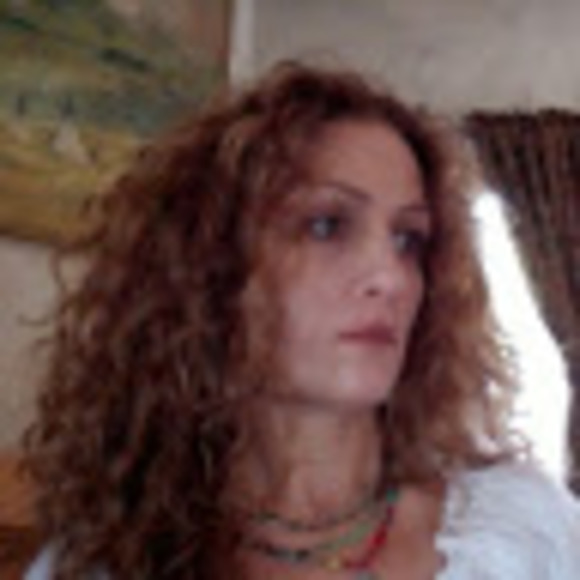 Profile Picture of Lynda Nifong (@lyndanifong) on Poshmark