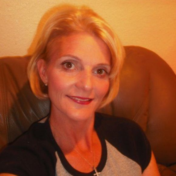 Profile Picture of Rebecca Gresham (@rebeccagresham) on Poshmark