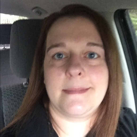 Profile Picture of Christina Bigler (@chrissybigler) on Poshmark