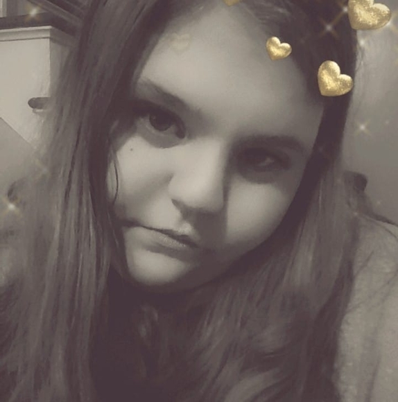 Profile Picture of Gabrielle Pierce (@gabbyp1215) on Poshmark