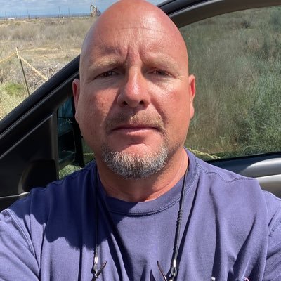 Profile Picture of ßᎾßon Twitter