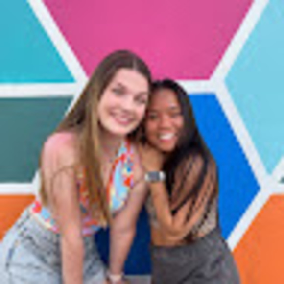 Alaina Syverson - Poshmark Profile Picture of Alaina Syverson (@alainasyverson) on Poshmark