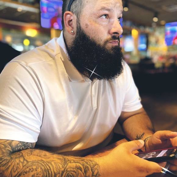 Profile Picture of Michael Galarza (@galarzam24) on Poshmark