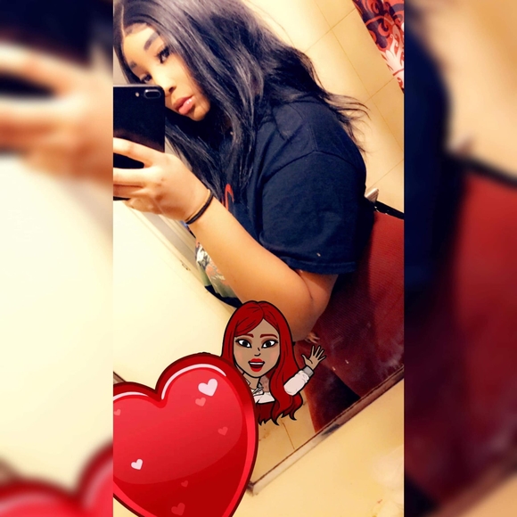 Profile Picture of Jeannette Chasityy (@jaechasityy) on Poshmark