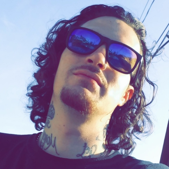 Profile Picture of Ray Brady (@sagacious87) on Poshmark