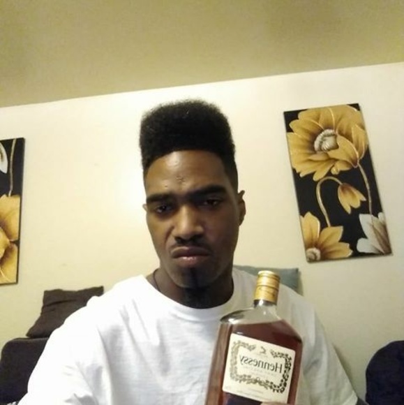 Profile Picture of Harold Davis (@dharold833) on Poshmark