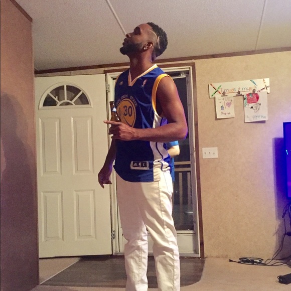 Profile Picture of Khoreii Obasi (@khoreii_obasi) on Poshmark