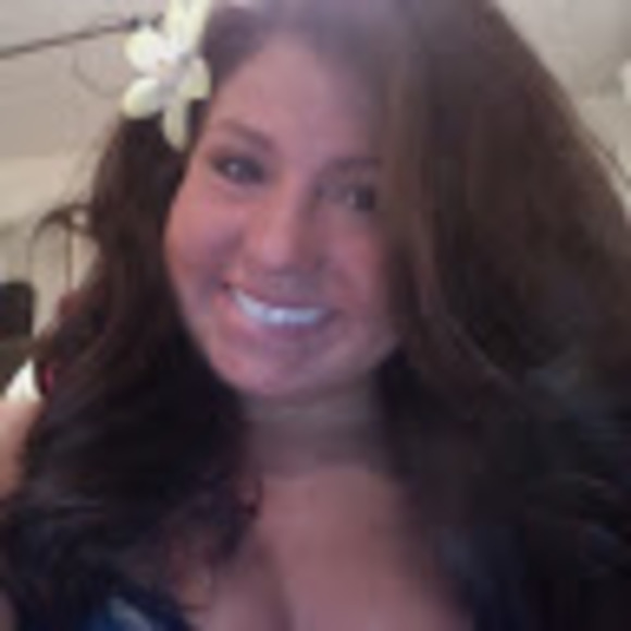 Profile Picture of Gianna Stefanelli (@gstefanelli510) on Poshmark