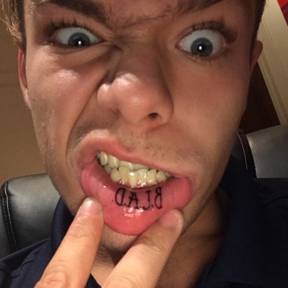 Profile Picture of Trev Mortimer (@kingtrev277) on Poshmark