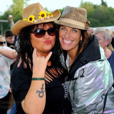 Profile Picture of Suzanne Holmes (@suzanneholmes16) on Twitter