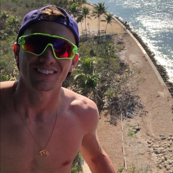 Eric Levine - Poshmark Profile Picture of Eric Levine (@ericlevine_) on Poshmark