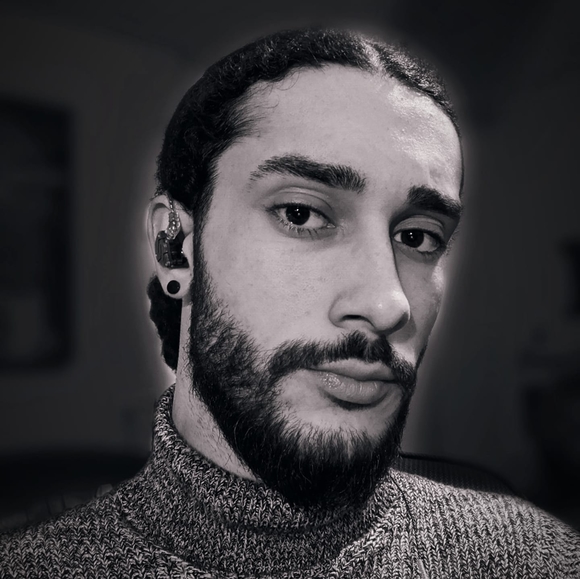 Profile Picture of Peter Theodoro (@petertheodoro) on Poshmark