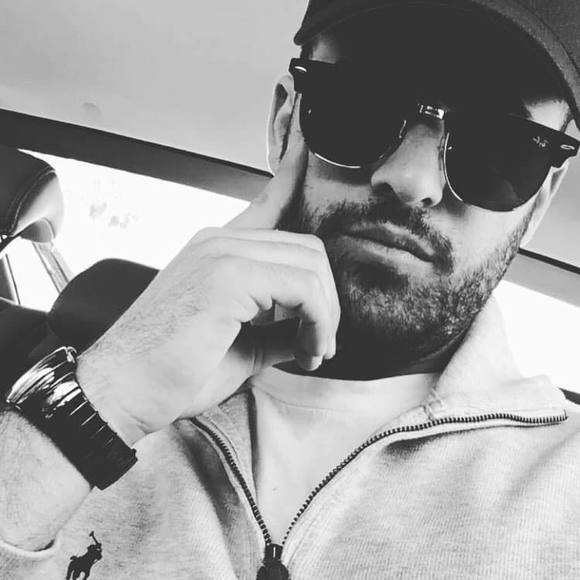 Profile Picture of Matthew Aharoni (@matt2635) on Poshmark