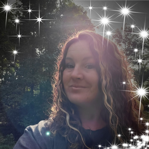 Profile Picture of Sherry Deyton (@frogger123) on Poshmark