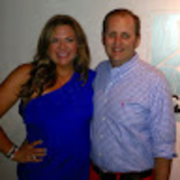 Profile Picture of Jenni Halamuda (@jhalamuda) on Poshmark