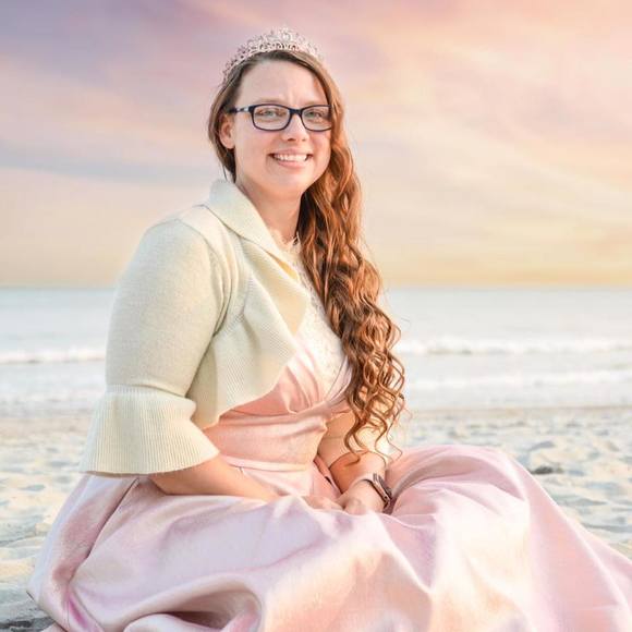 Profile Picture of Hope Wolfe (@hopewolfe1080) on Poshmark