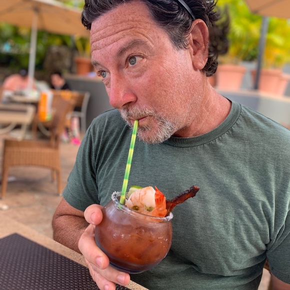 Profile Picture of Paul James (@paulootz) on Poshmark