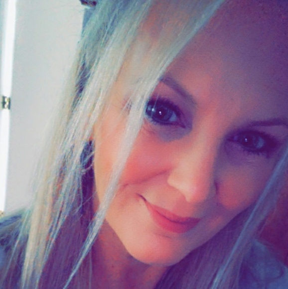 Profile Picture of Susan Stackpole (@susan_stackpole) on Poshmark
