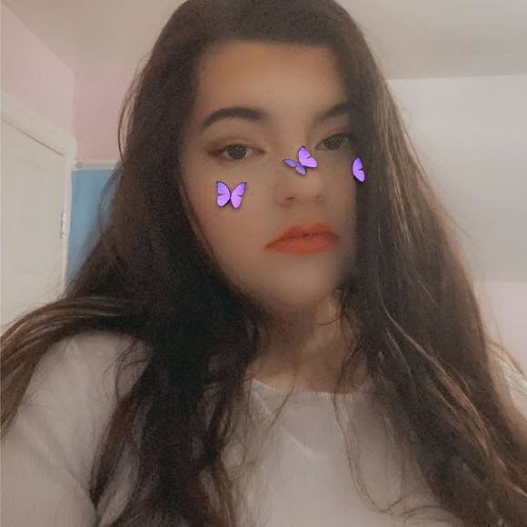Profile Picture of Ana Desousa (@anagamezs) on Poshmark