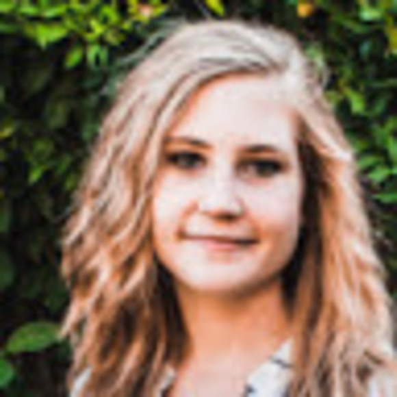 Profile Picture of Tiffany Emershaw (@tiffanyemershaw) on Poshmark