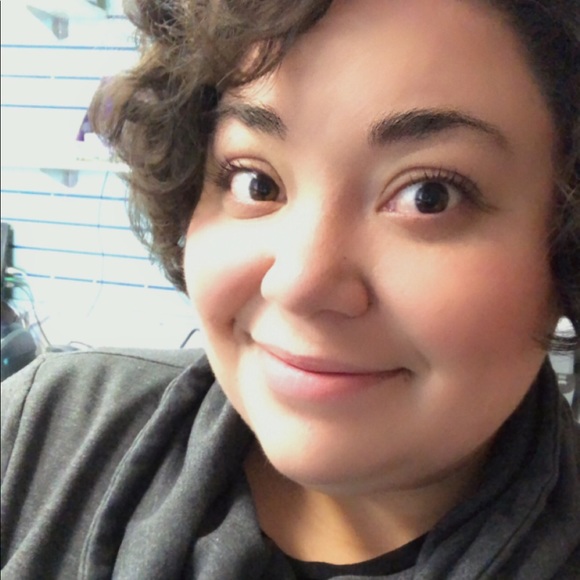 Profile Picture of Bonnie Cravens (@bonniecravens) on Poshmark