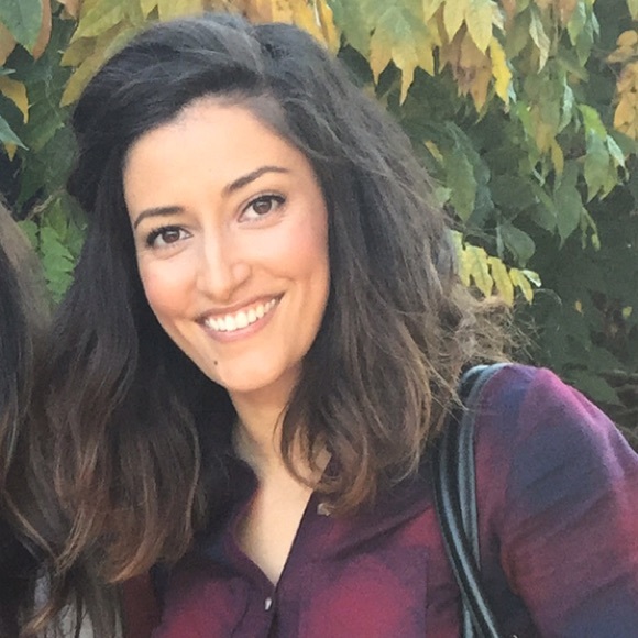 Profile Picture of Anisa Afnani (@anisaafnani) on Poshmark