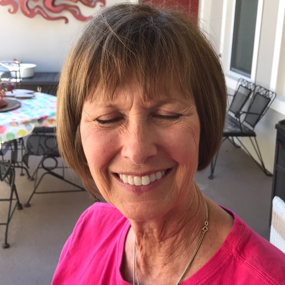 Profile Picture of Carol Forshay (@cdforshay) on Poshmark