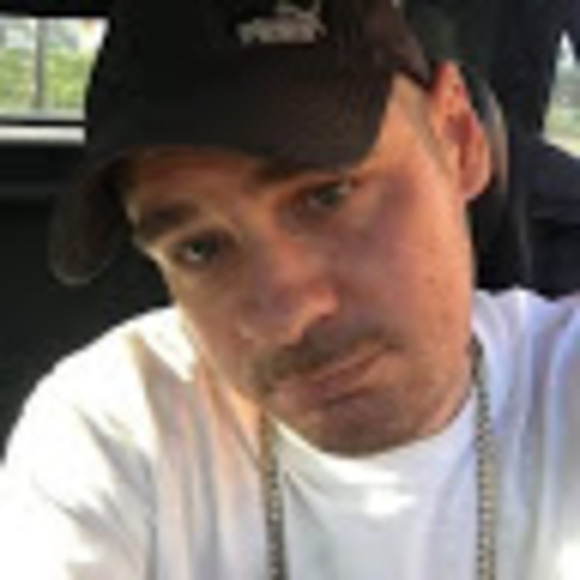 Profile Picture of Larry Mingrone (@lmingrone) on Poshmark