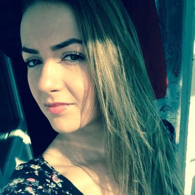 Profile Picture of ☆Andreea  ♥+ ☮=ツ (@AndreaMagic_) on Twitter